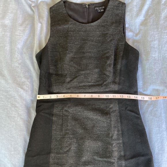 **SOLD** Theory colorblock fitted dress - Picture 7 of 8